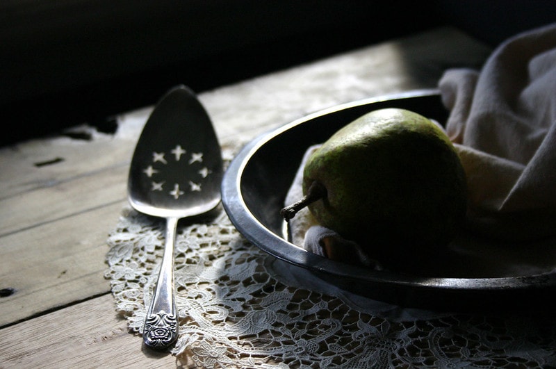 pear, gorgonzola, and walnut pie
